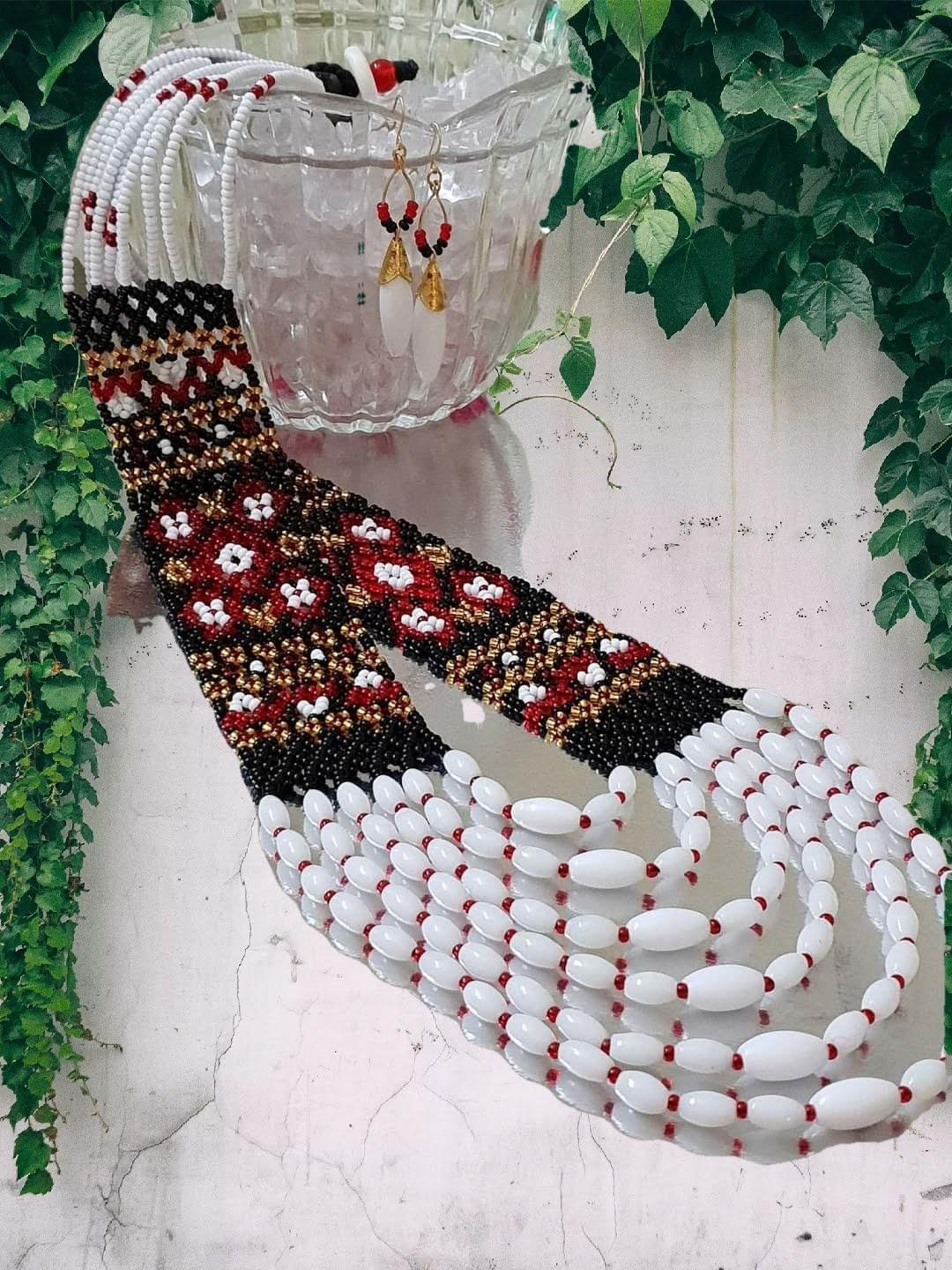 White & Red Kukki Tribe Nagaland Necklace