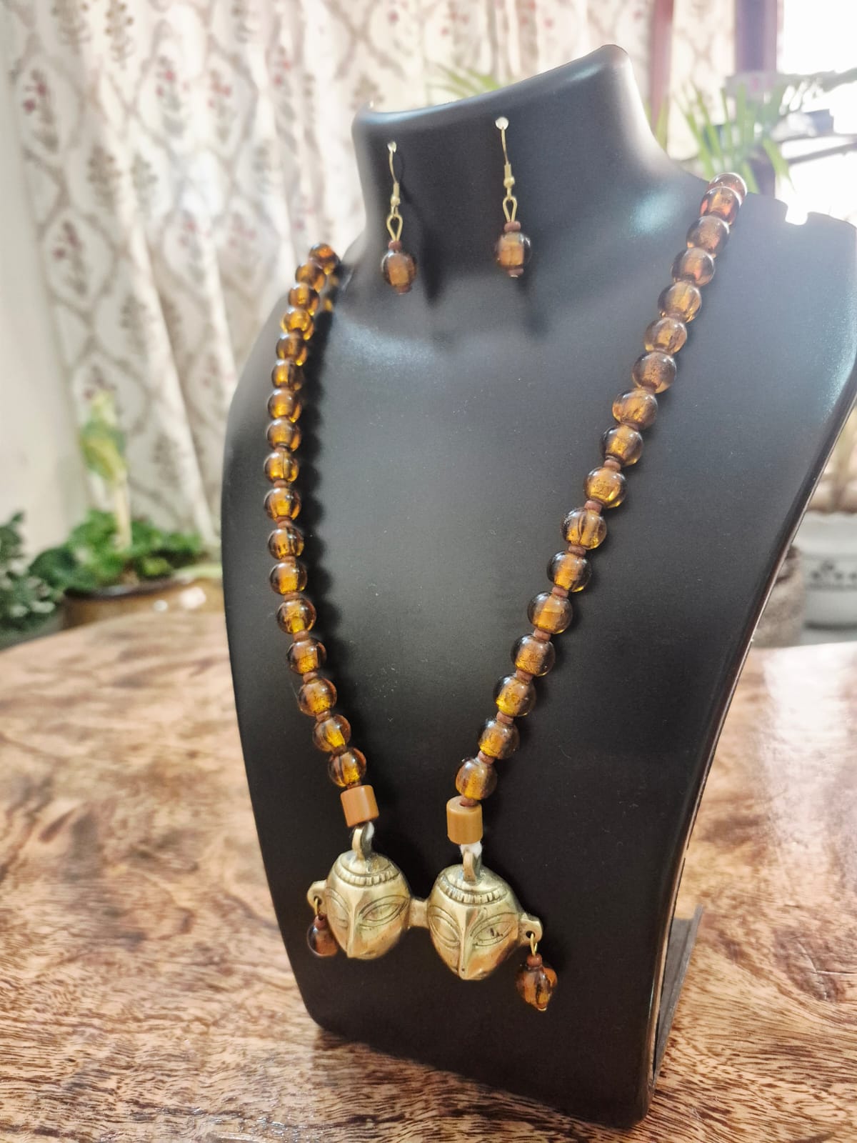 Naga Headhuners 2 Heads Necklace Tiger Eye Beads
