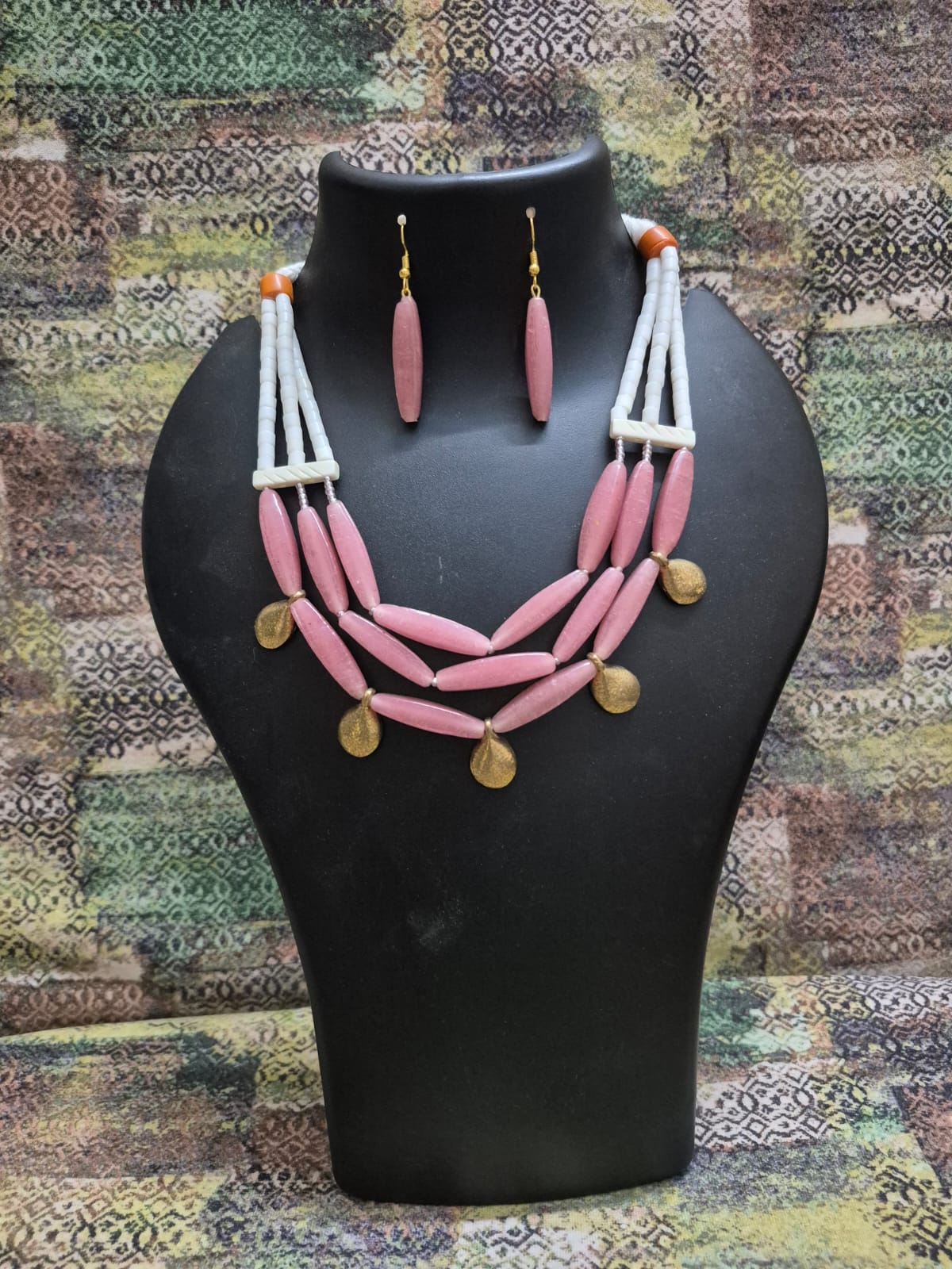 3 Layered Naga beads Short Necklace Pink